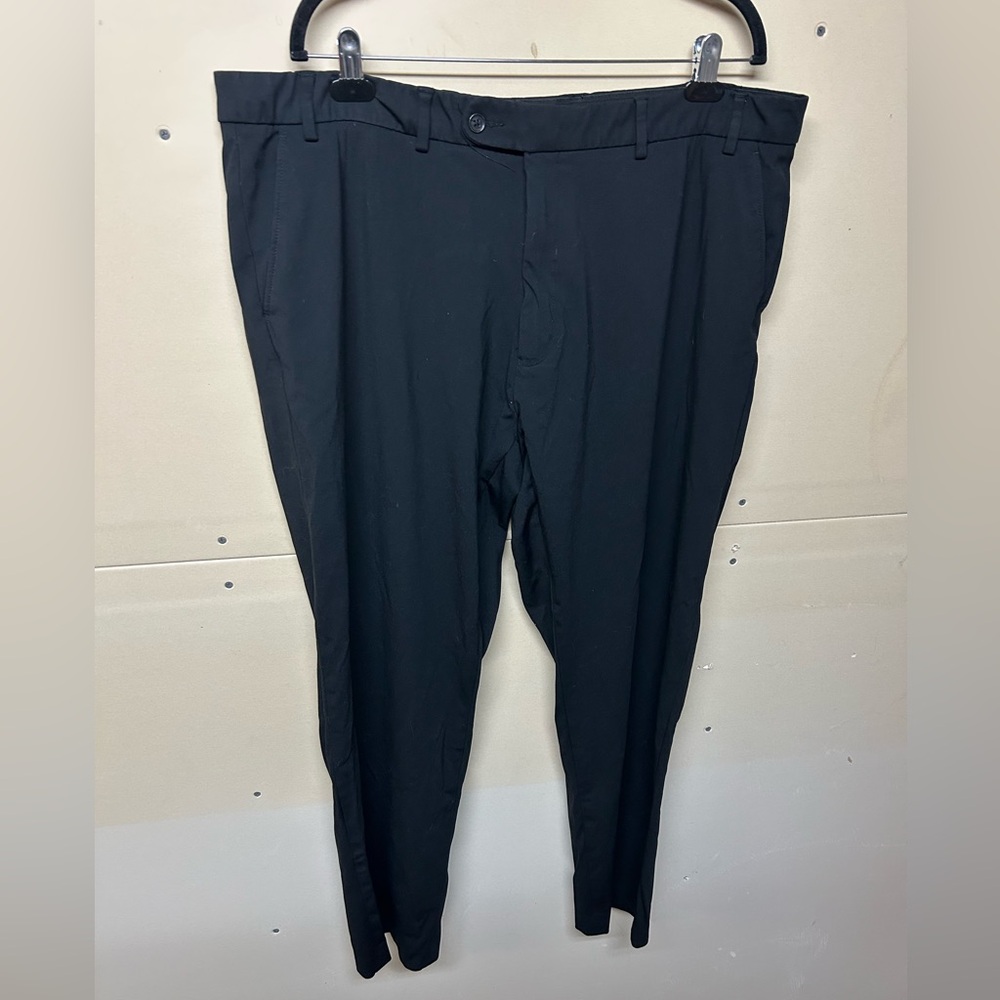 2/$75💥- PANTS | Men’s Signature Carrington dress pants size 44 length 32